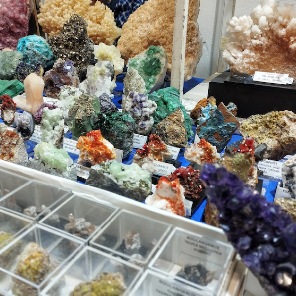 Feira dos Minerais.